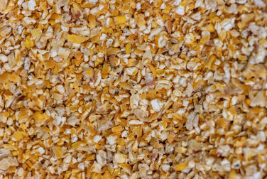 Poulin Grain Cracked Corn